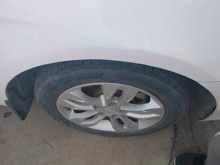 Geely Emgrand Geely Emgrand