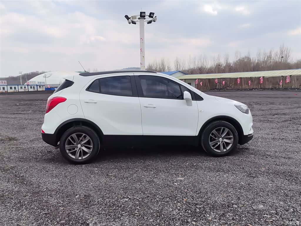 Buick Encore, 2018 11