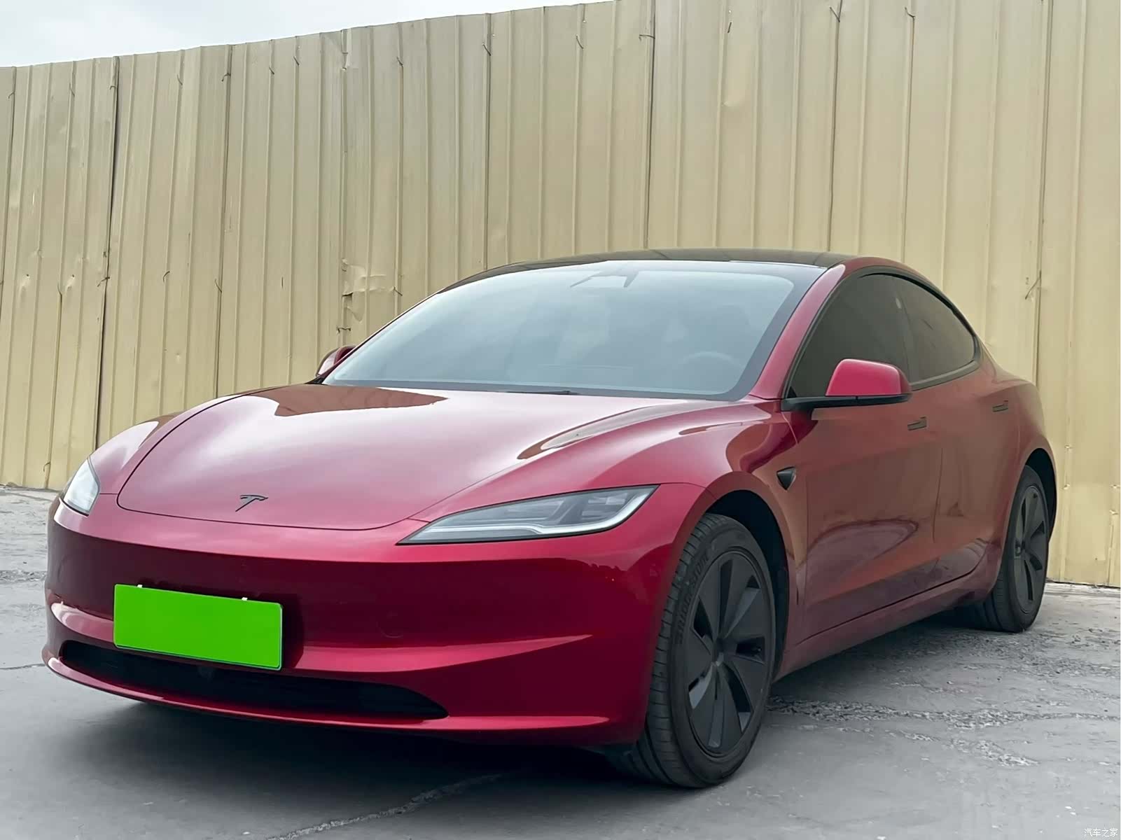 Tesla Model 3, 2025 1