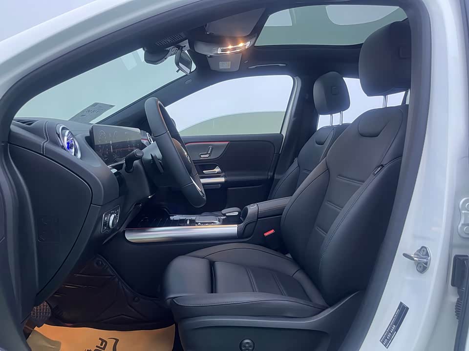 Mercedes-Benz GLA Mercedes-Benz GLA