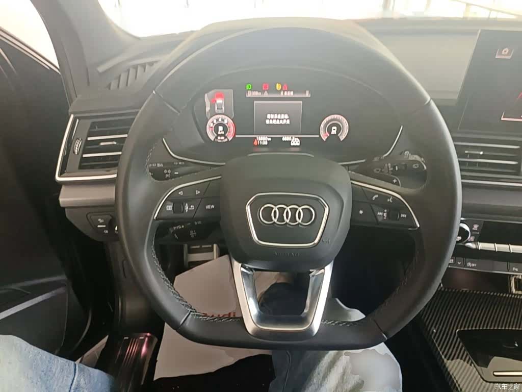 Audi Q5L, 2025 11