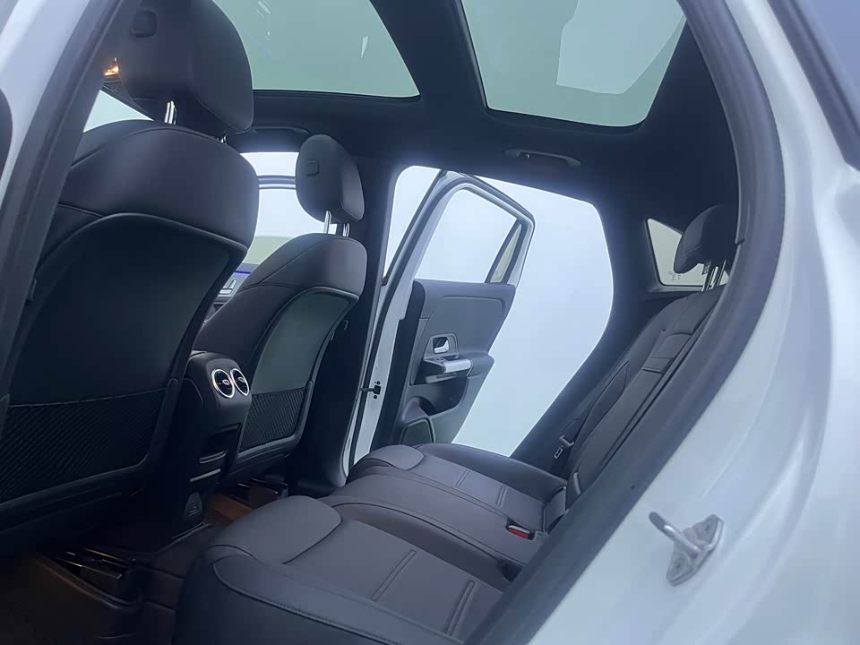 Mercedes-Benz GLA Mercedes-Benz GLA