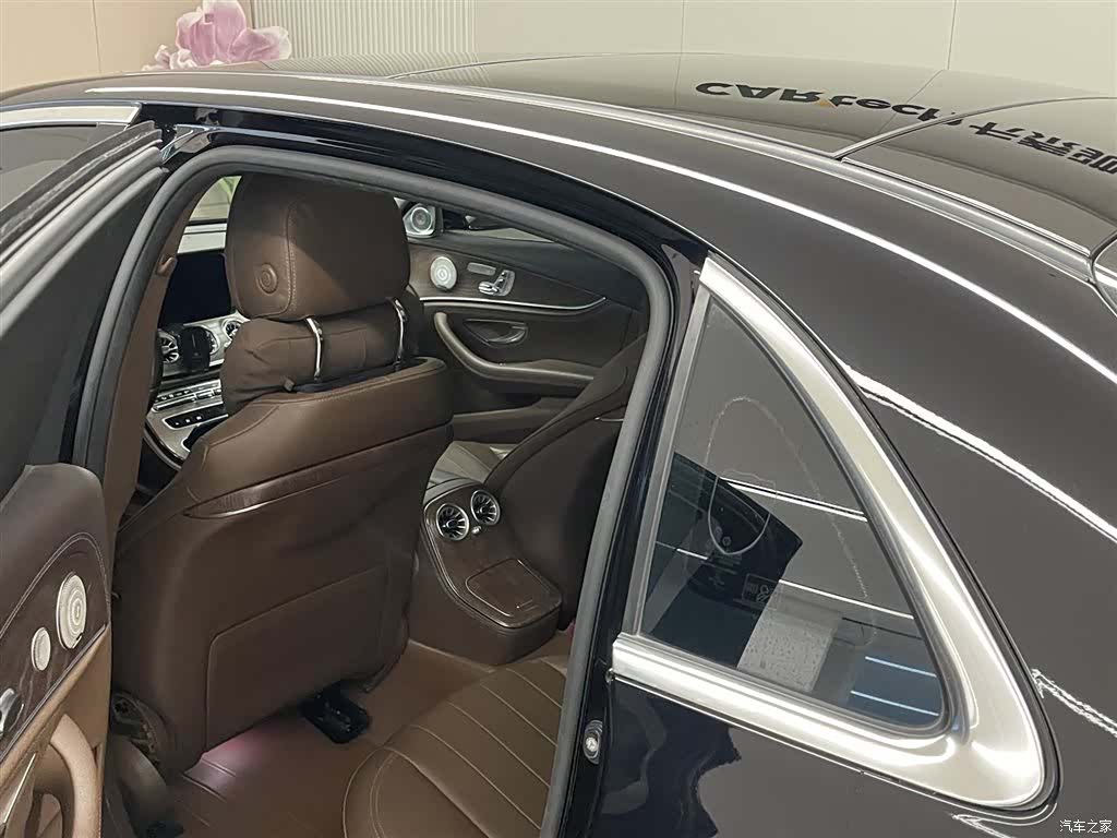 Mercedes-Benz E-Class, 2022 27