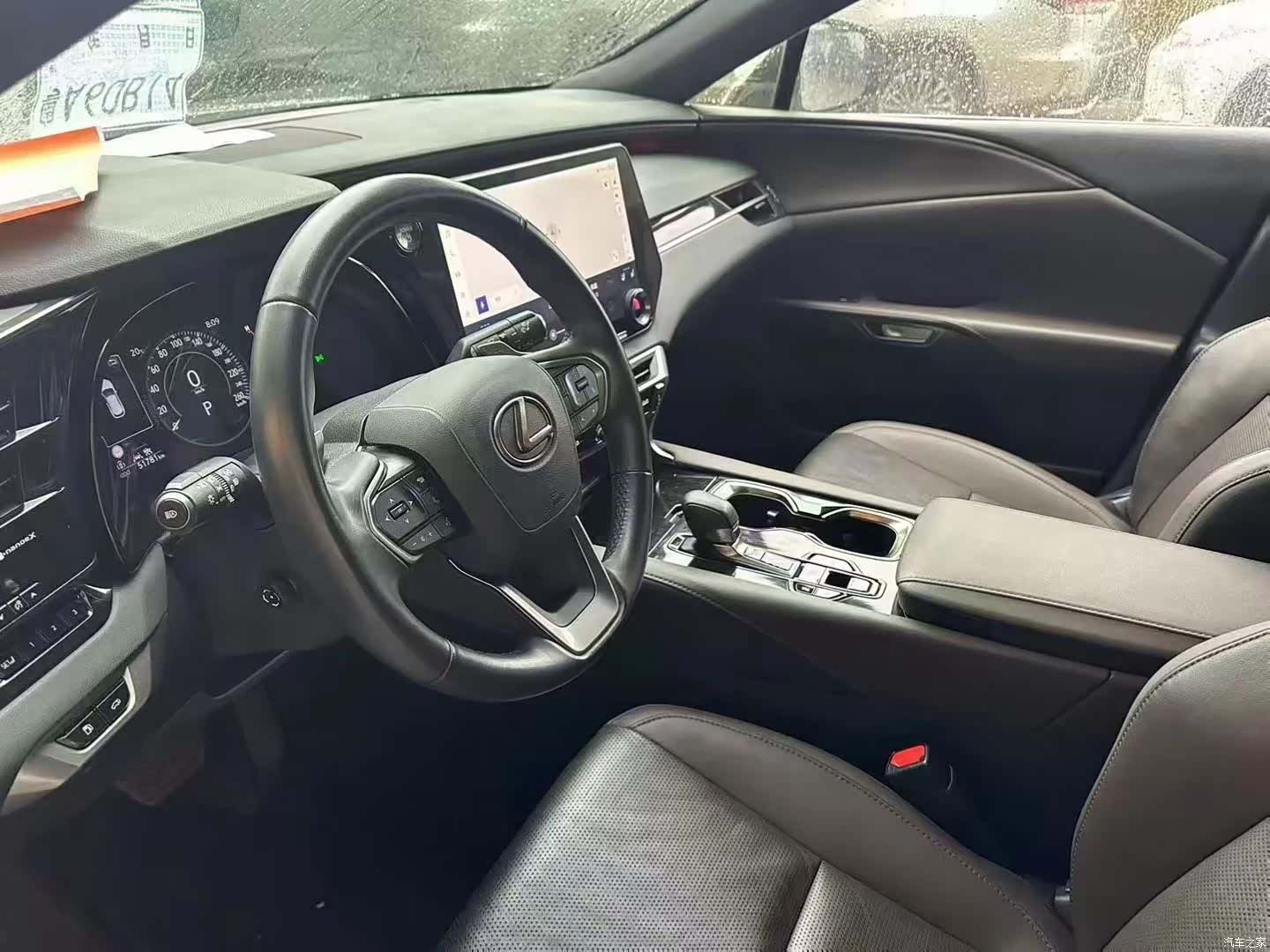 Lexus RX, 2024 4