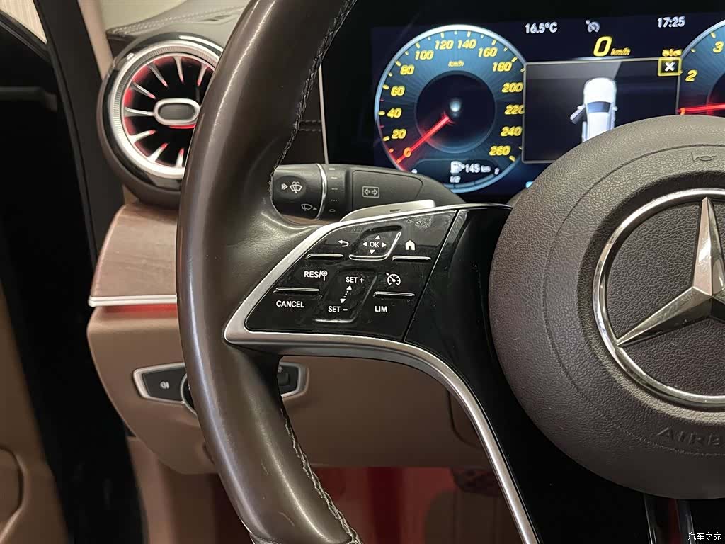 Mercedes-Benz E-Class, 2022 24