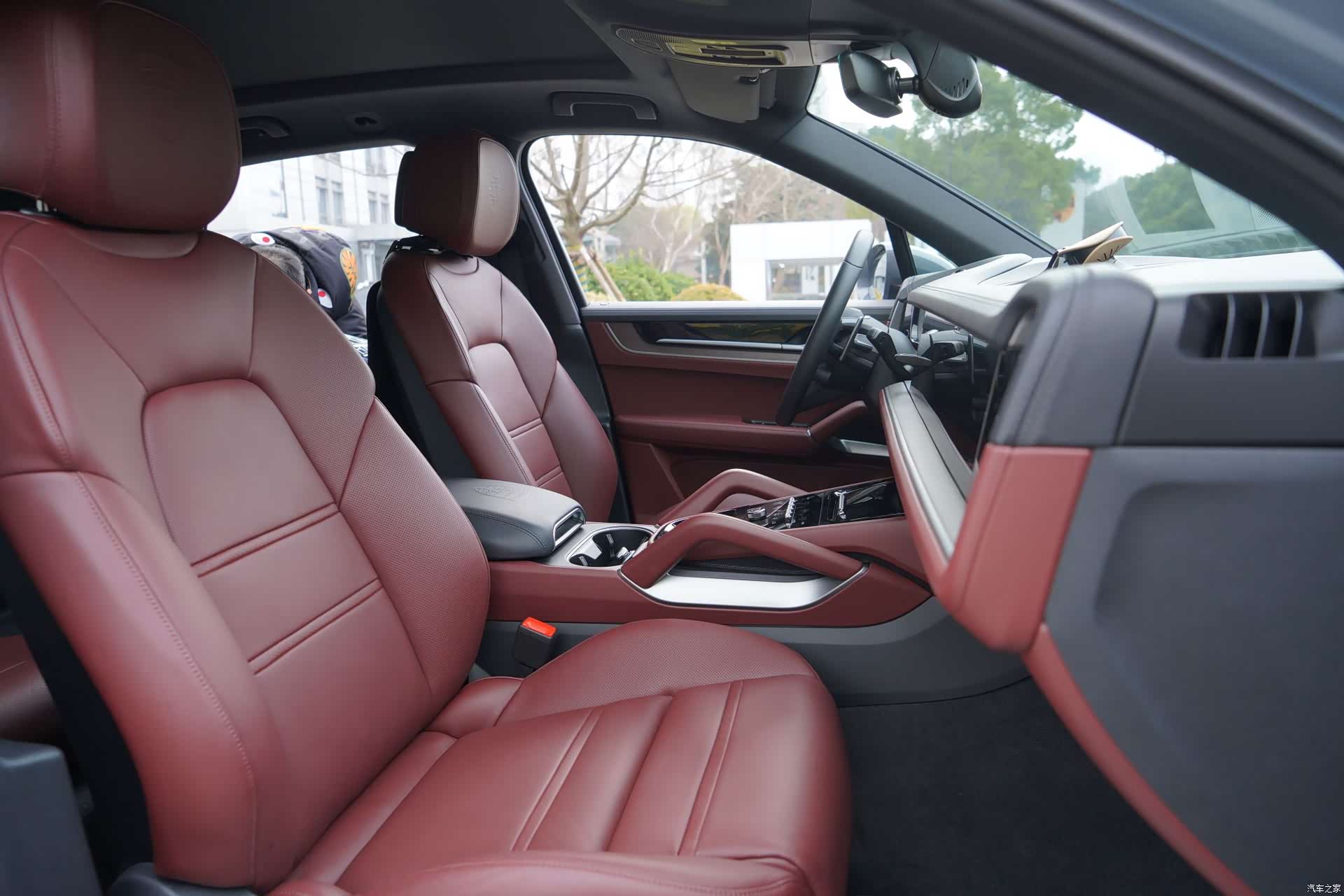 Porsche Cayenne, 2025 9
