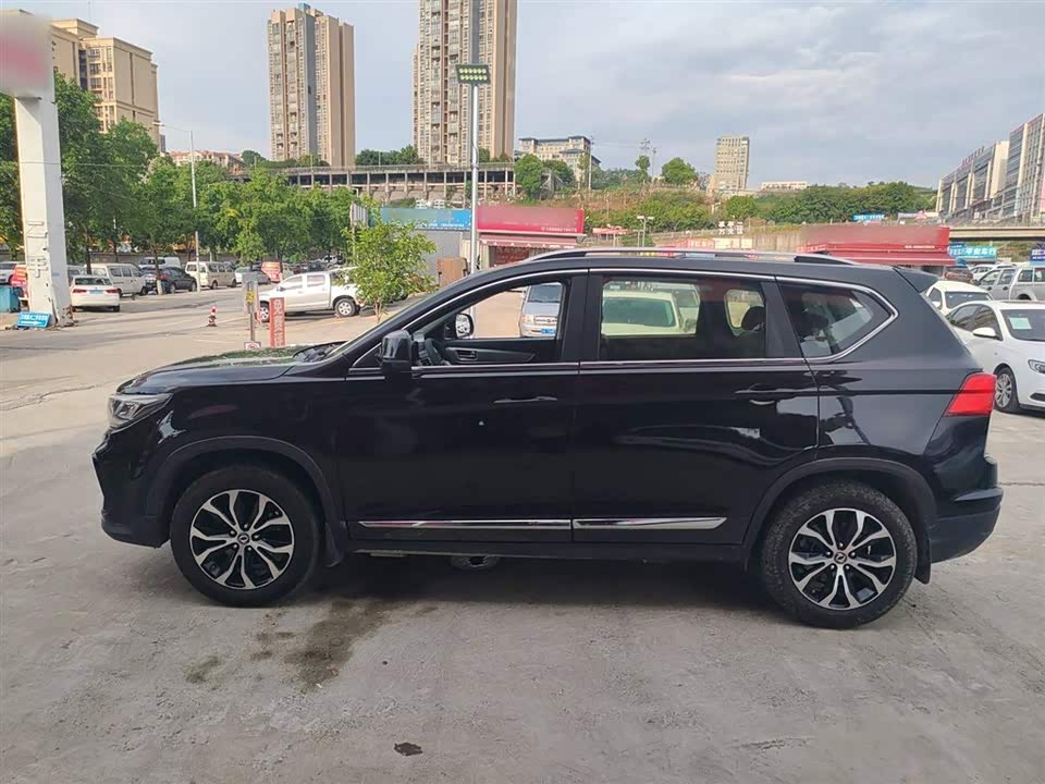 Forthing Jingyi X5 Forthing Jingyi X5