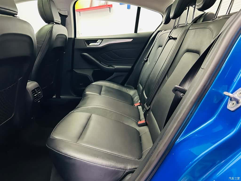 Ford Focus, 2019 22