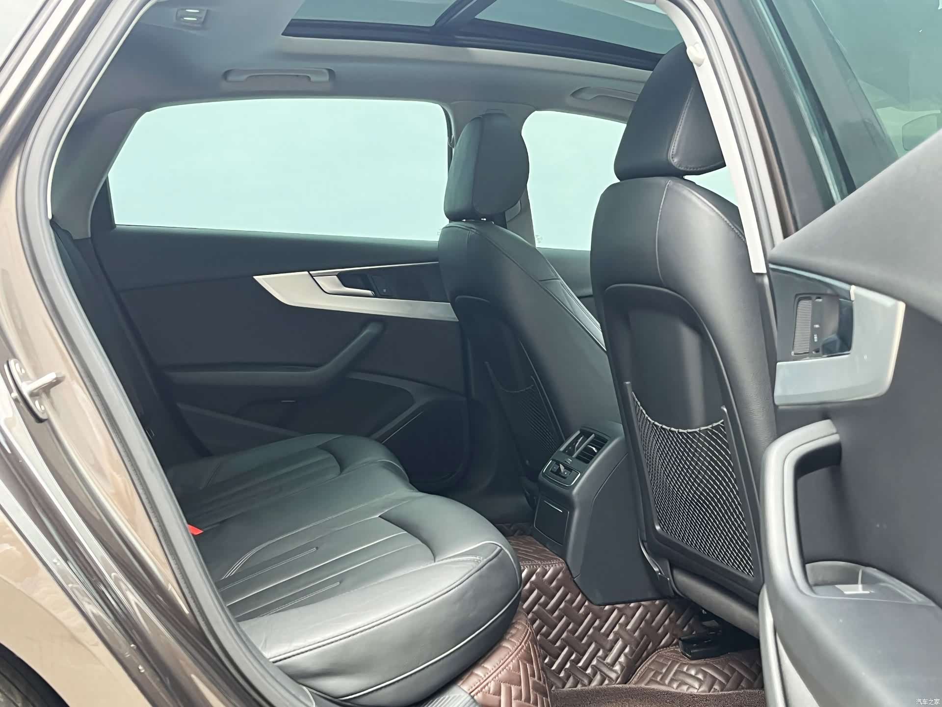 Audi A4L, 2019 7