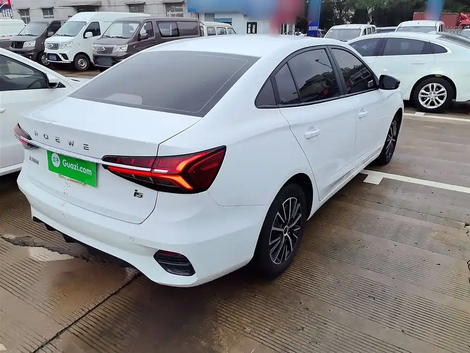 Roewe i5