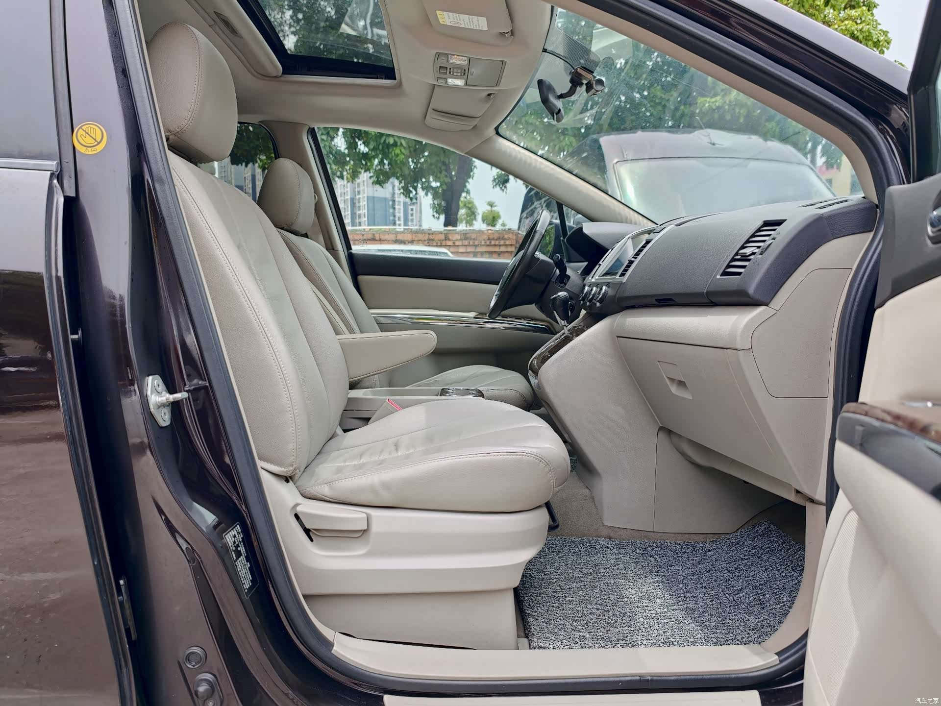 Mazda 8, 2013 6