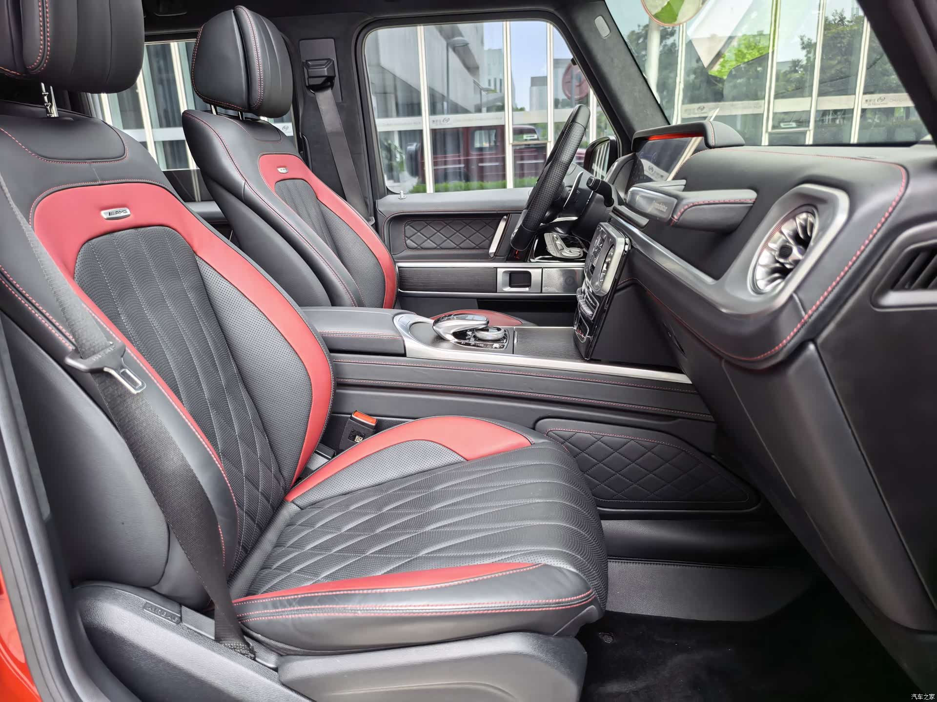 Mercedes-Benz G-Class, 2023 36