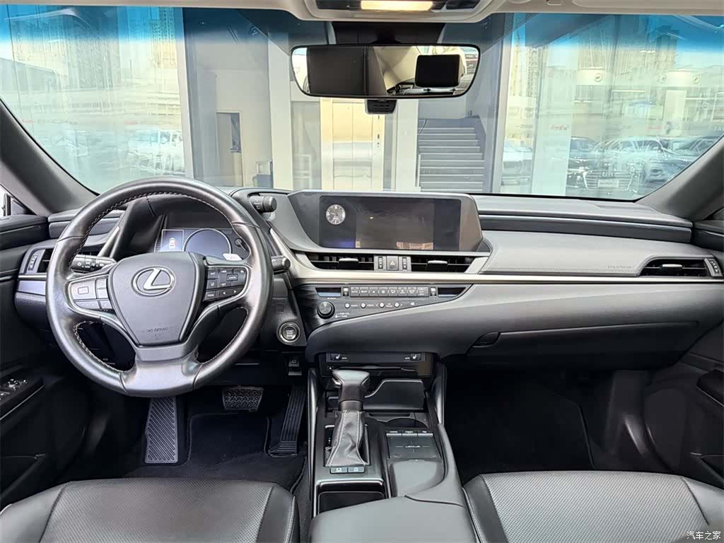 Lexus ES, 2019 6