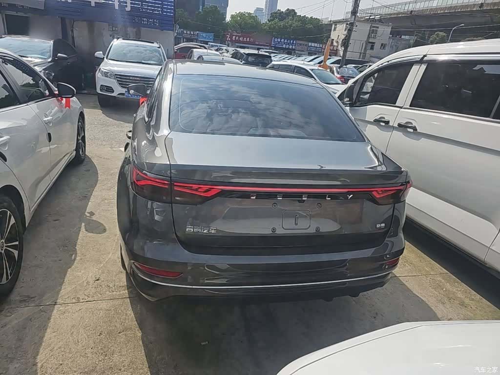 Geely Emgrand, 2022 6
