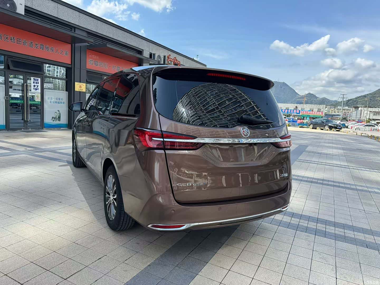Buick GL8, 2022 4