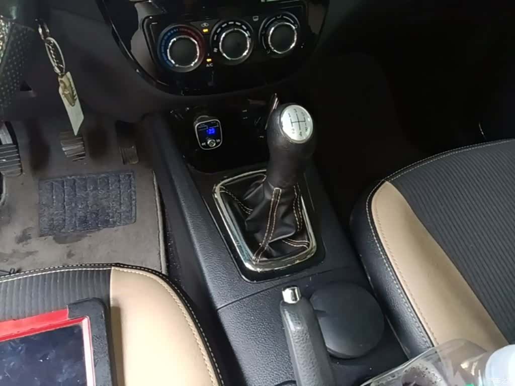 DongFeng X3, 2015 14