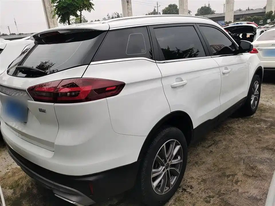 Geely Atlas