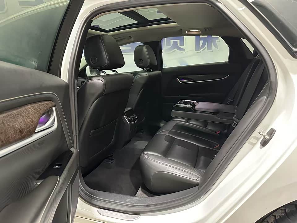 Cadillac XTS