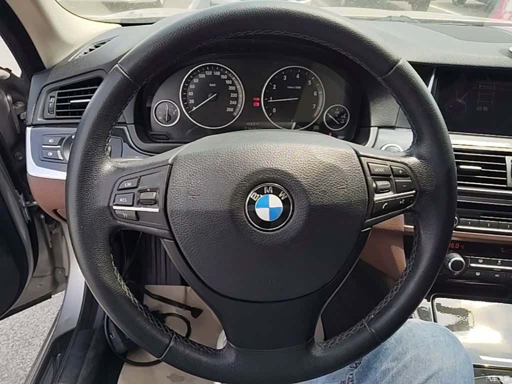 BMW 5 Series, 2016 11