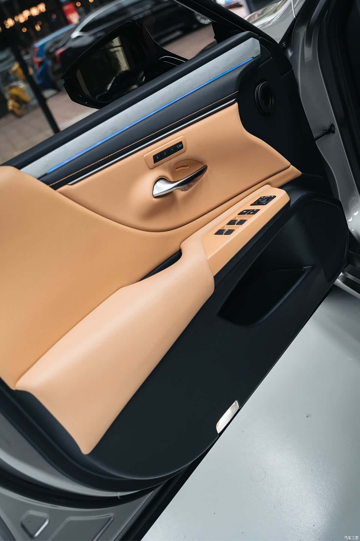 Lexus ES, 2025 15