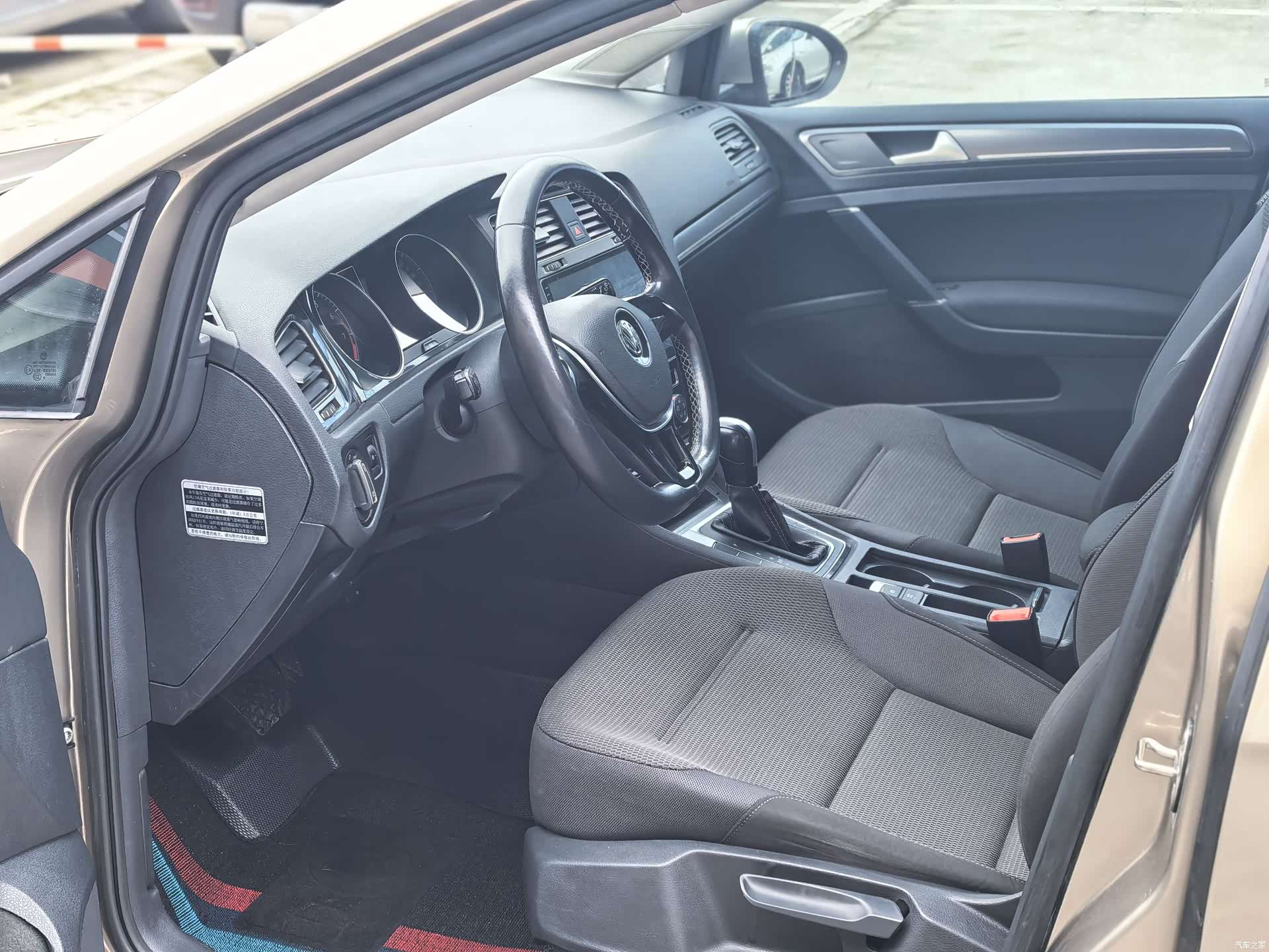 Volkswagen Golf, 2017 все фото