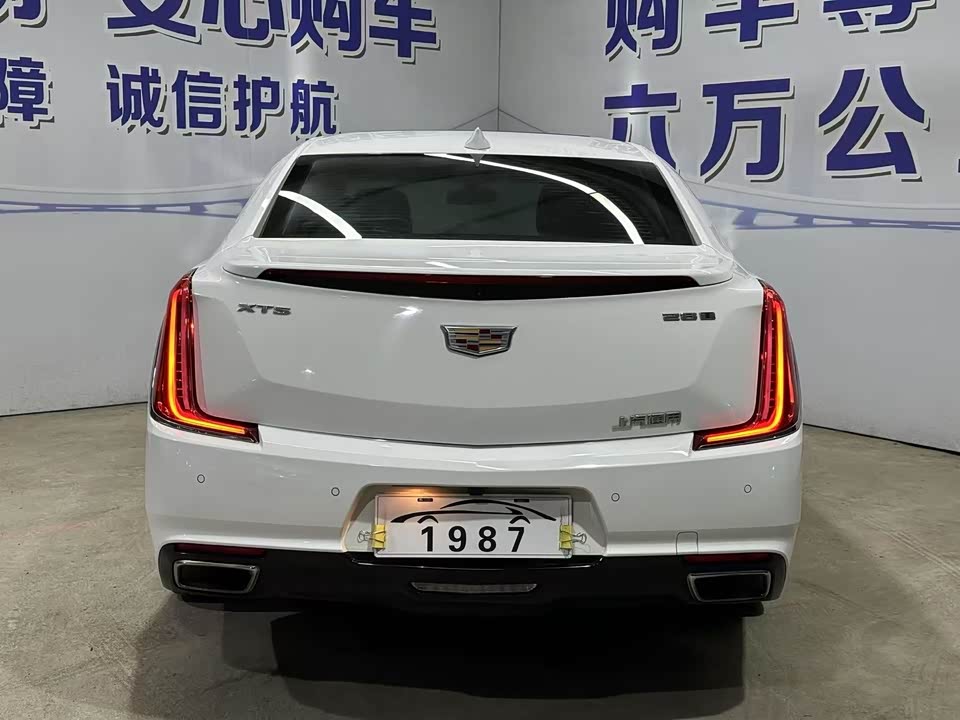 Cadillac XTS