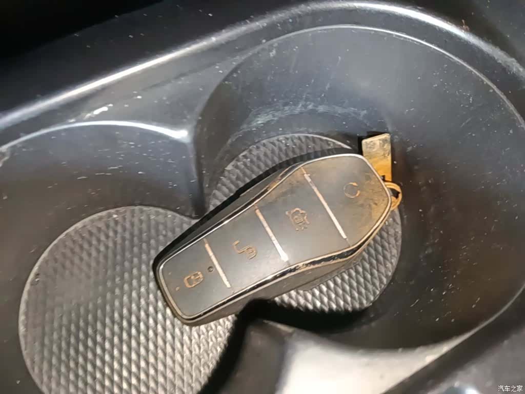 BYD Dolphin, 2023 9