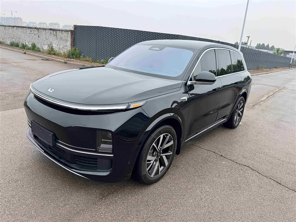 Li Auto L8