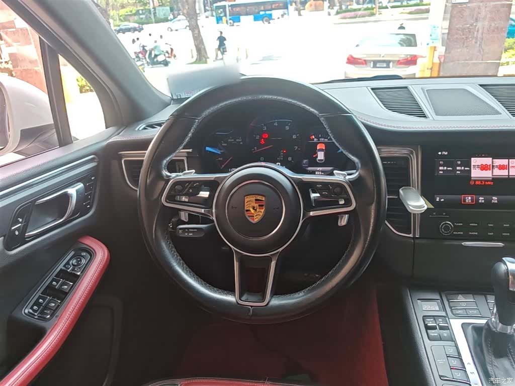 Porsche Macan, 2017 11