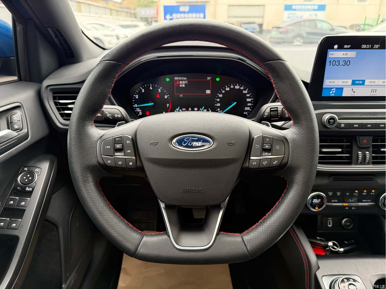 Ford Focus, 2019 все фото