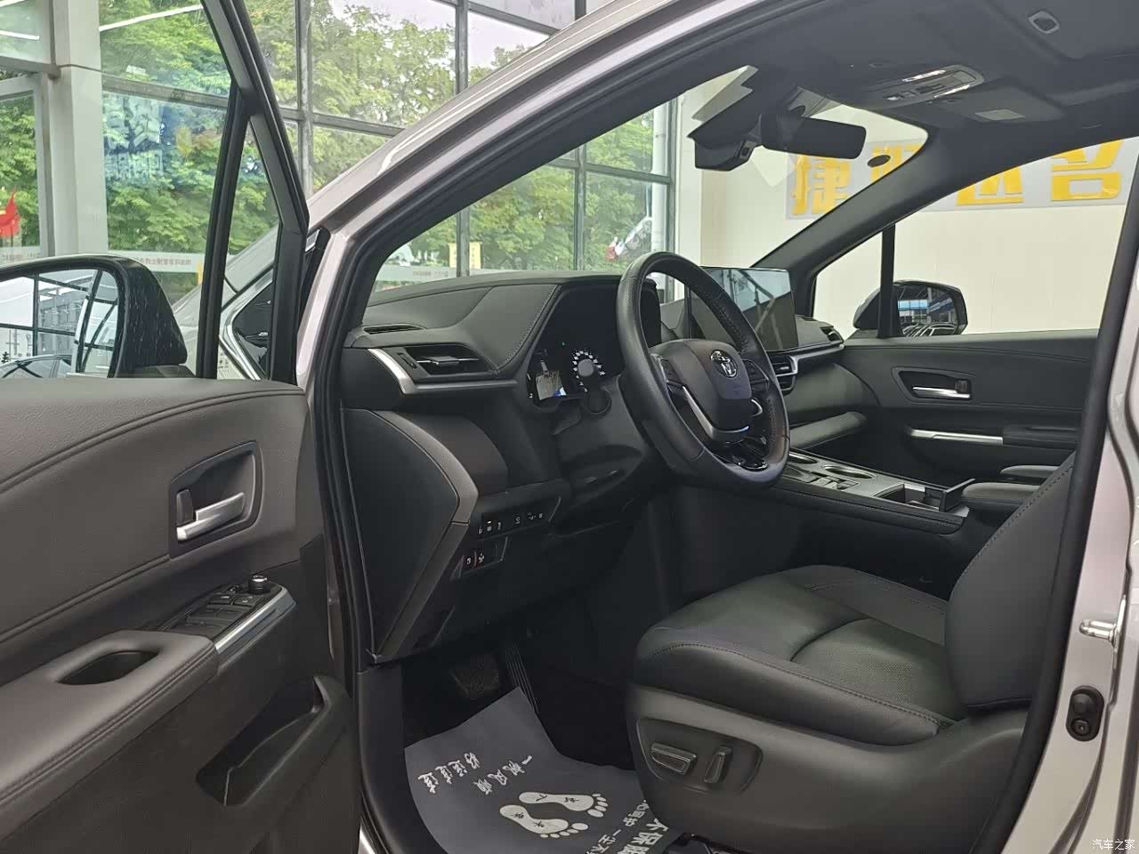 Toyota Sienna, 2023 6