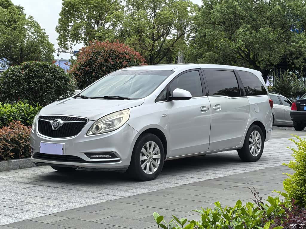 Buick GL8, 2017 1