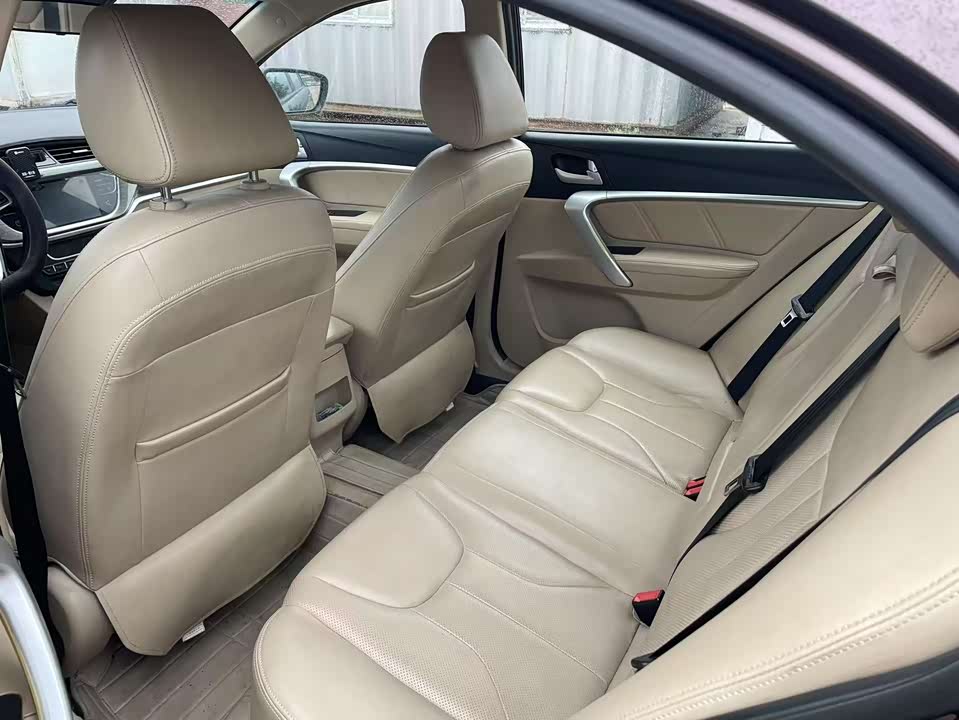 Geely Emgrand Geely Emgrand