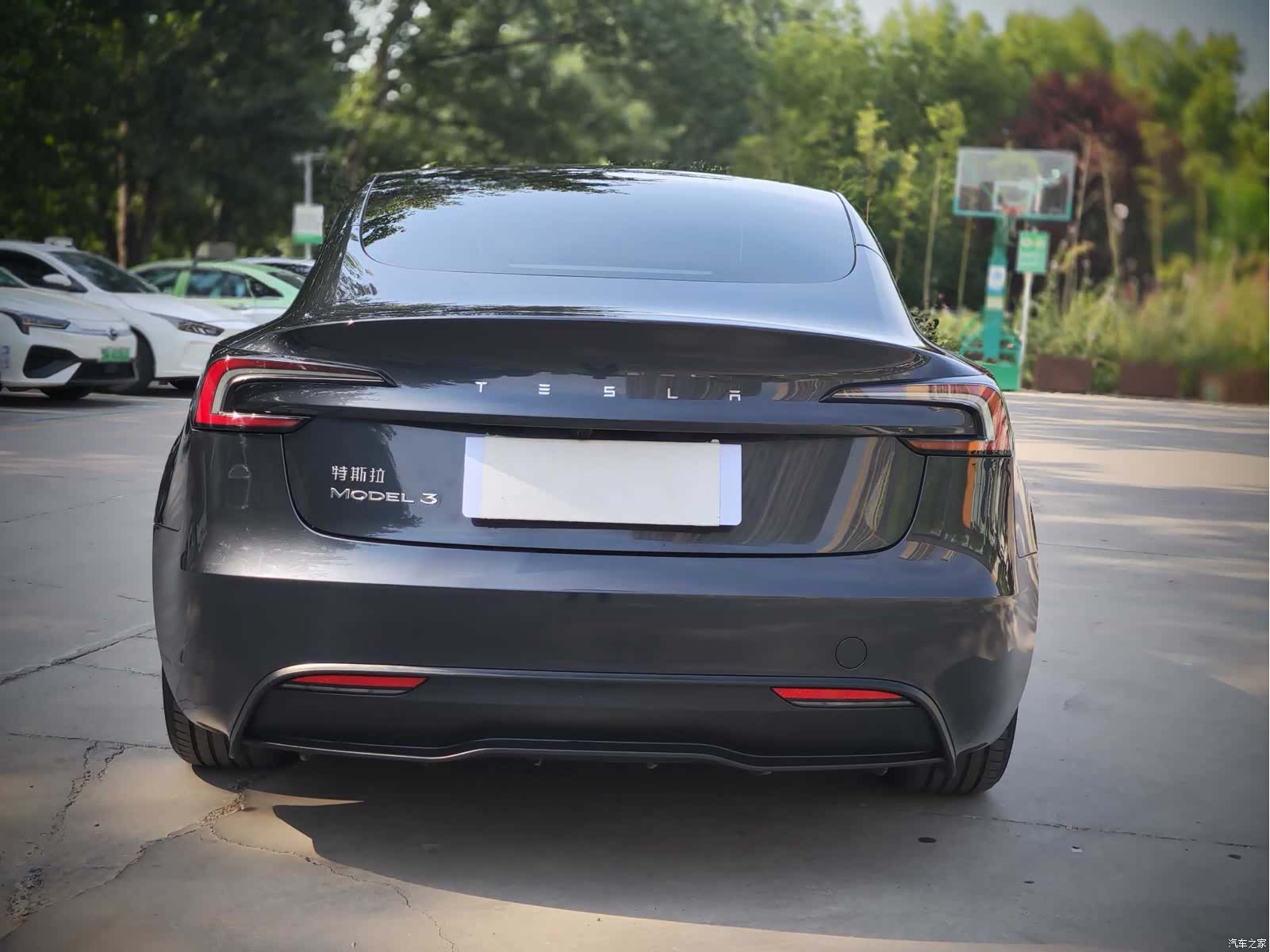 Tesla Model 3, 2025 все фото