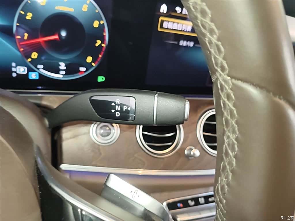 Mercedes-Benz E-Class, 2022 14