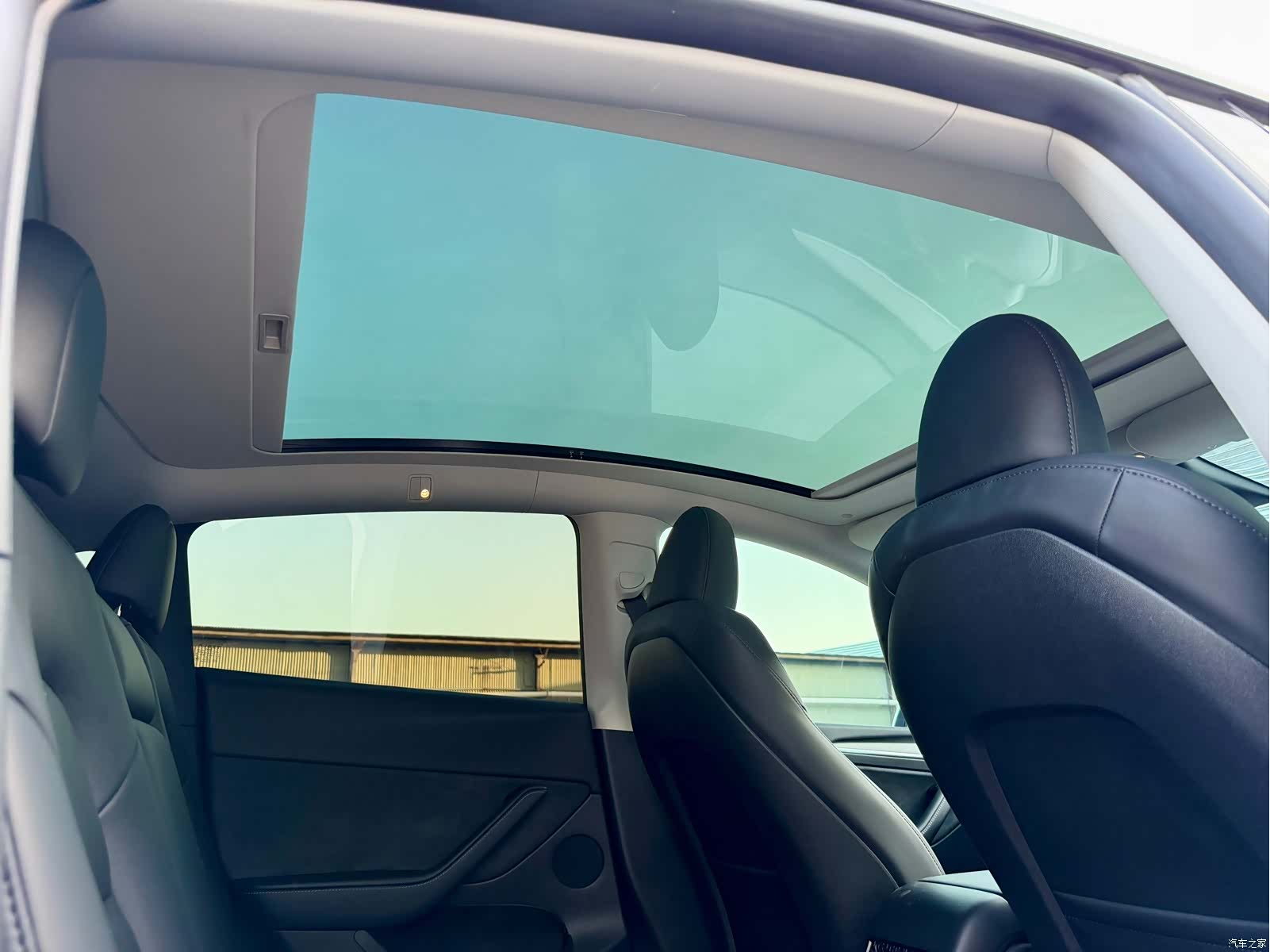 Tesla Model Y, 2023 11