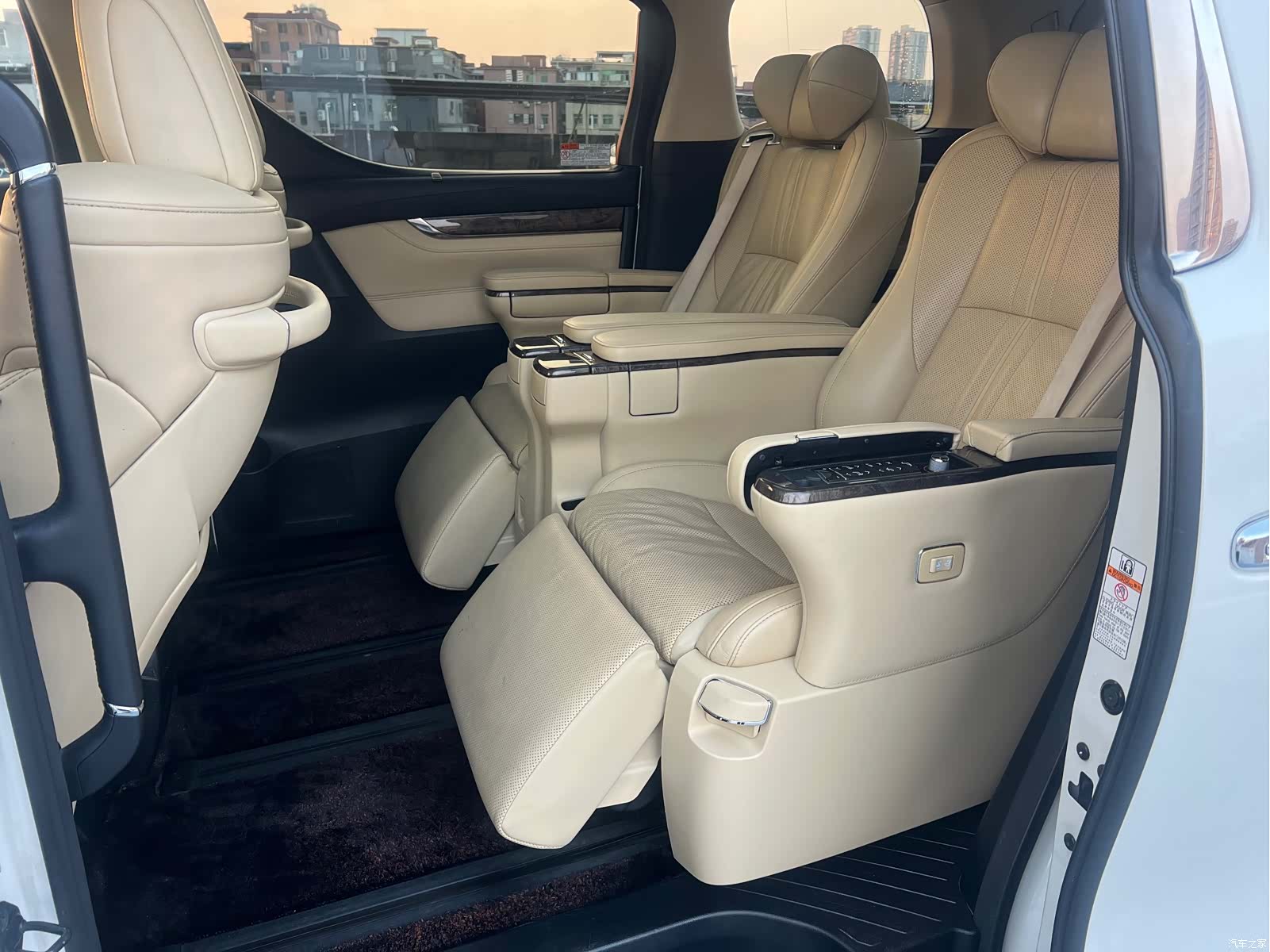 Toyota Alphard, 2018 12