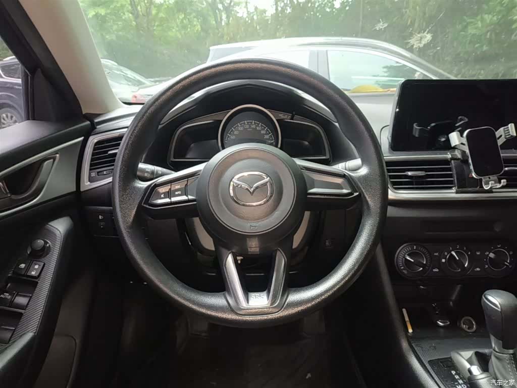 Mazda Mazda3, 2020 11