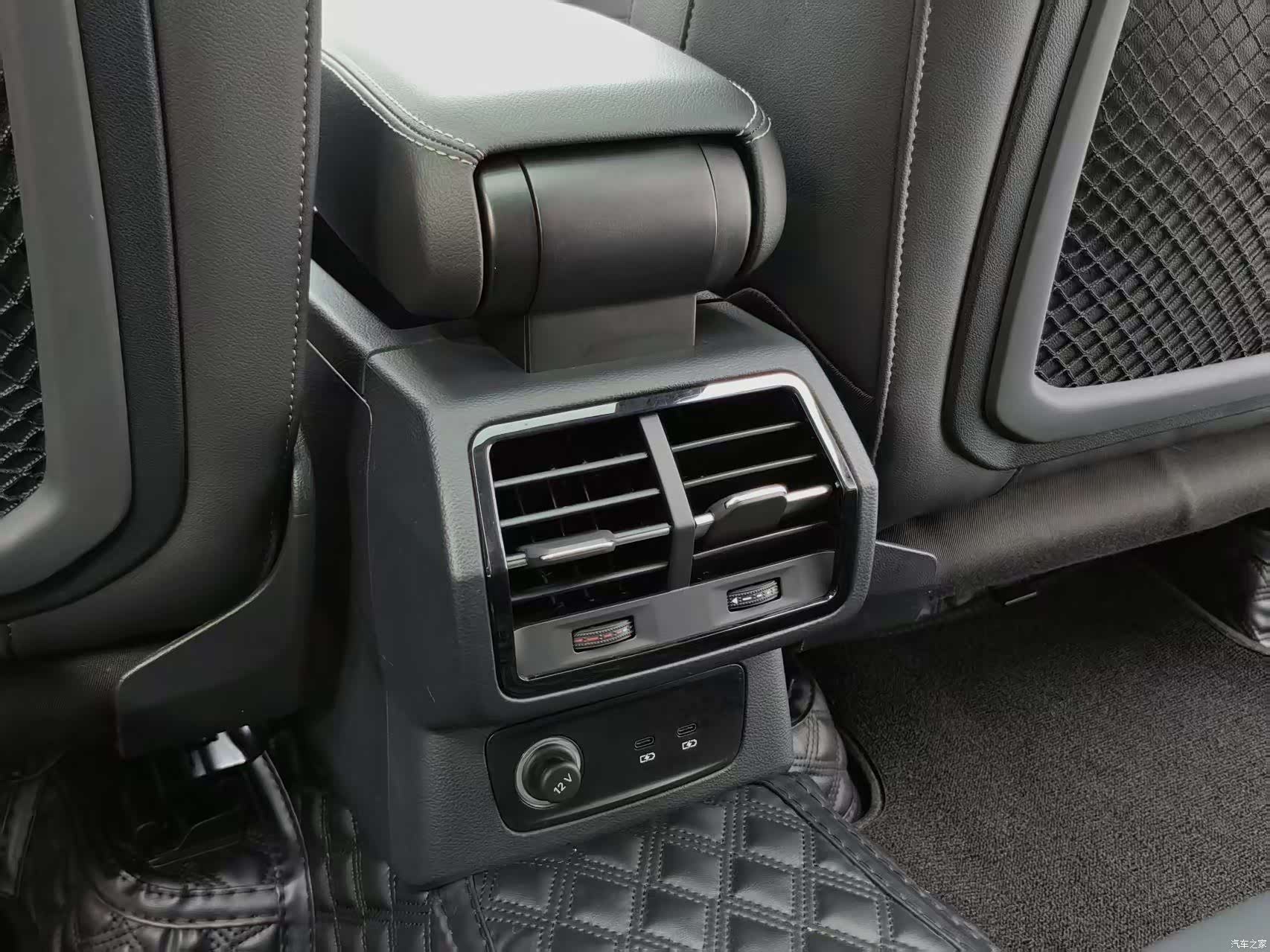 Audi Q3, 2023 17