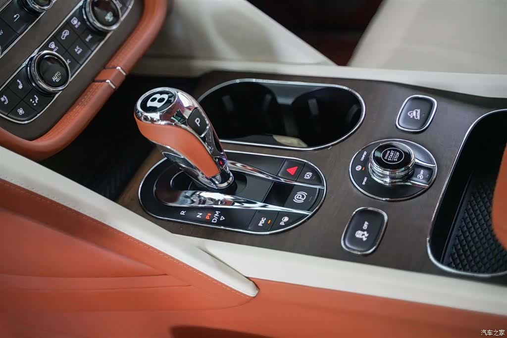 Bentley Bentayga, 2023 16