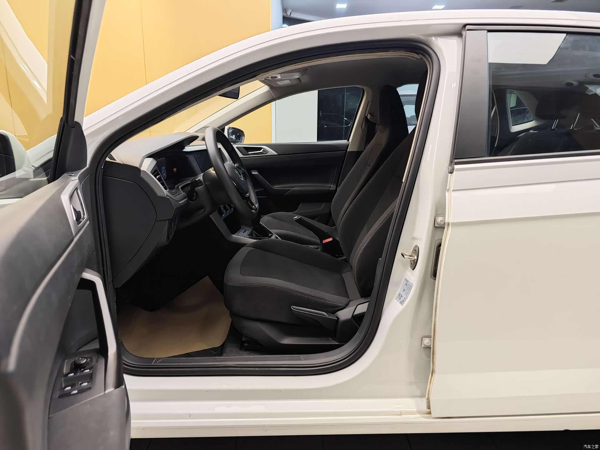 Volkswagen Polo, 2023 13