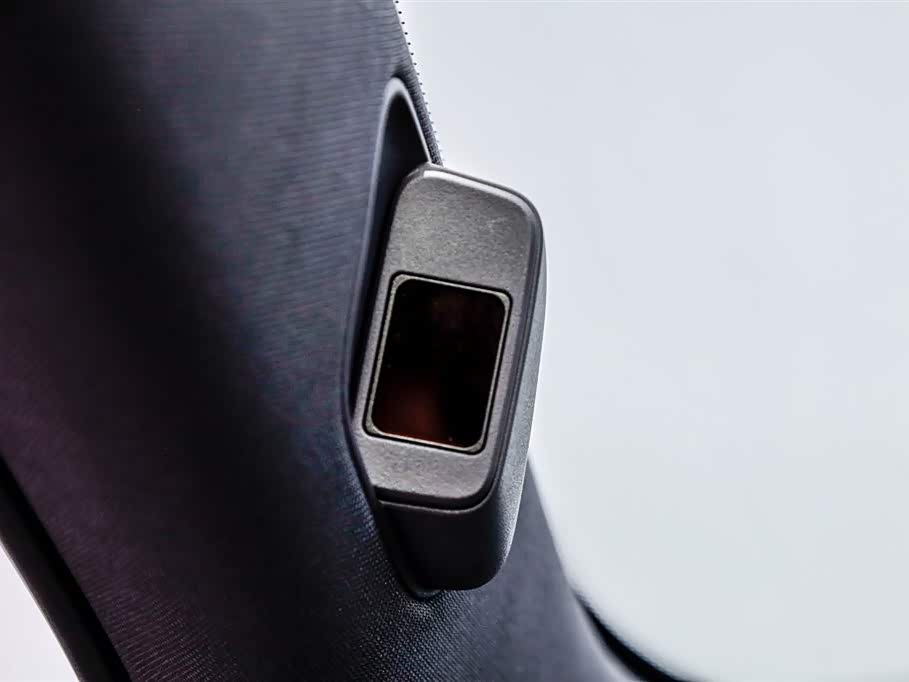 AITO Ask the world M8