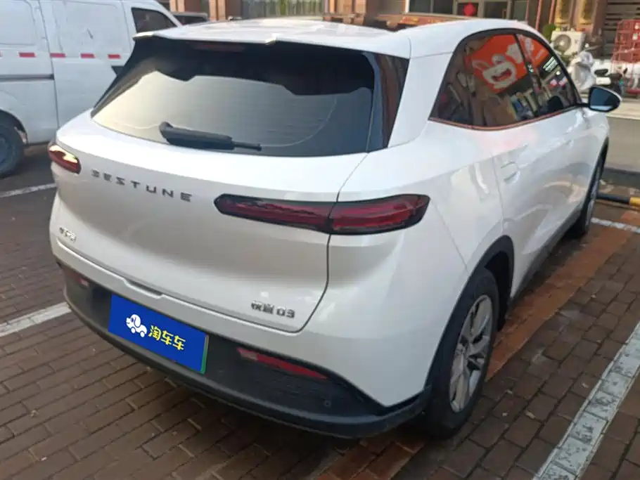 Besturn Yue Yi 03
