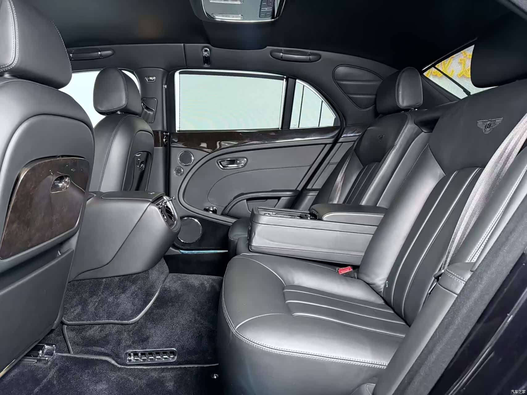 Bentley Mulsanne, 2015 14