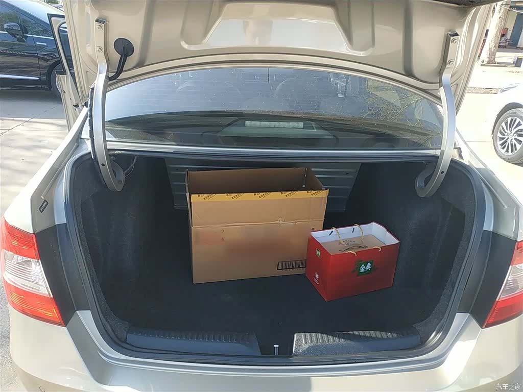 Skoda Rapid, 2015 19