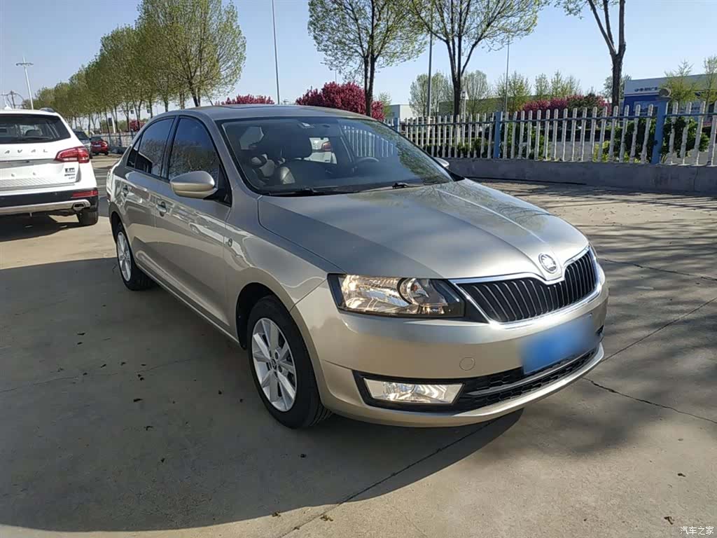 Skoda Rapid, 2015 4