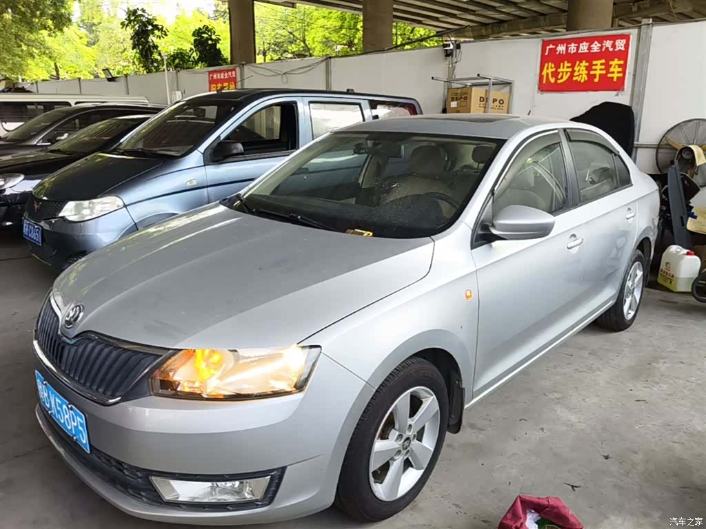 Skoda Rapid, 2014 1