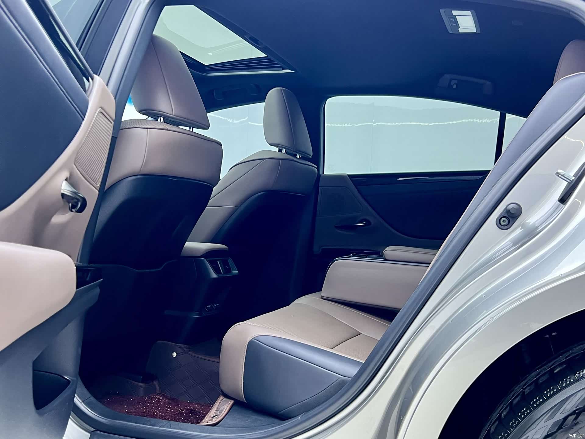 Lexus ES, 2022 6