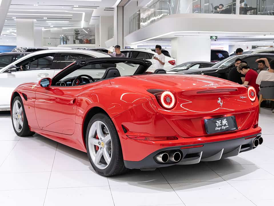 Ferrari California T