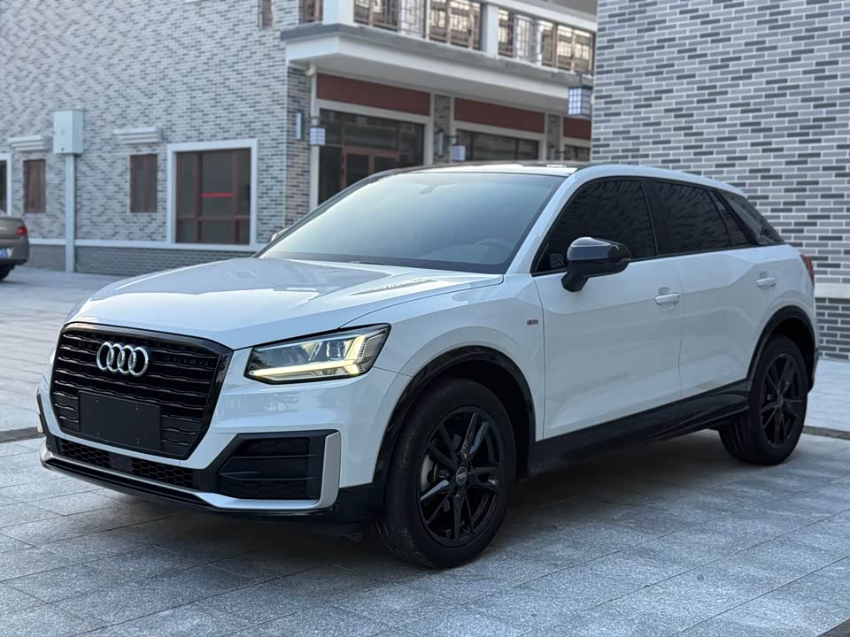 Audi Q2L